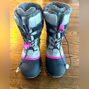 Girls Snow Boots size 2